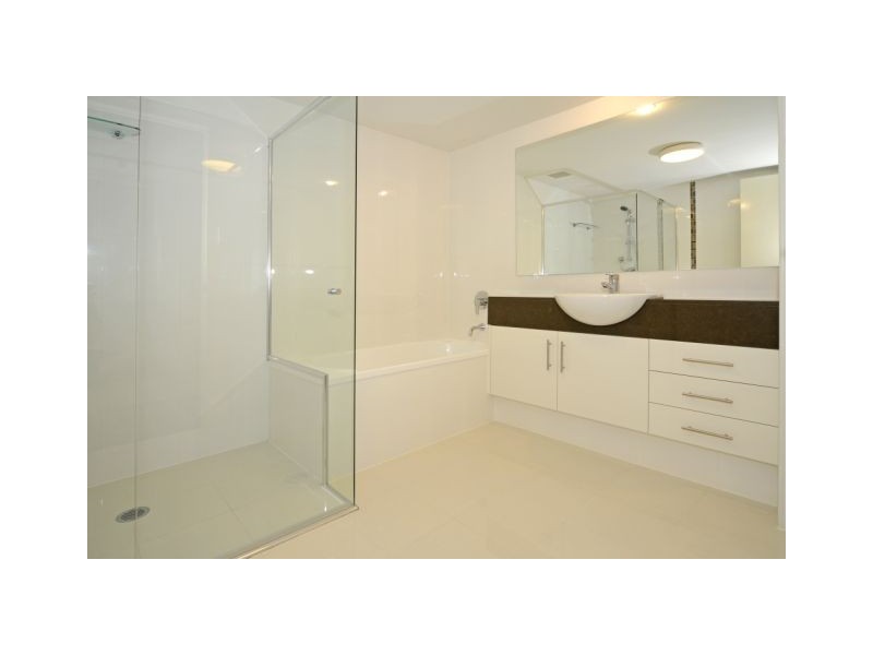 Q – 135 Shore Street West, Cleveland QLD 4163