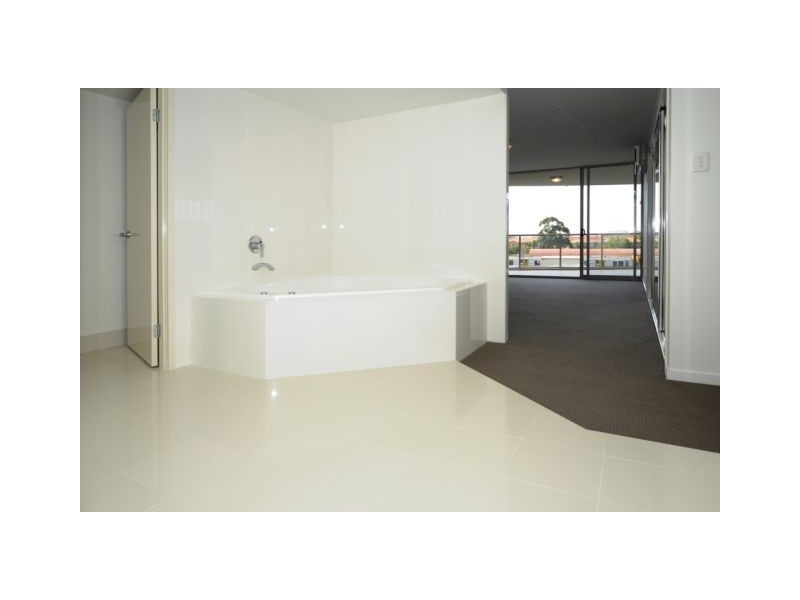 Q – 135 Shore Street West, Cleveland QLD 4163