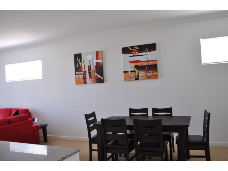 64/98 University Drive, Varsity Lakes QLD 4227