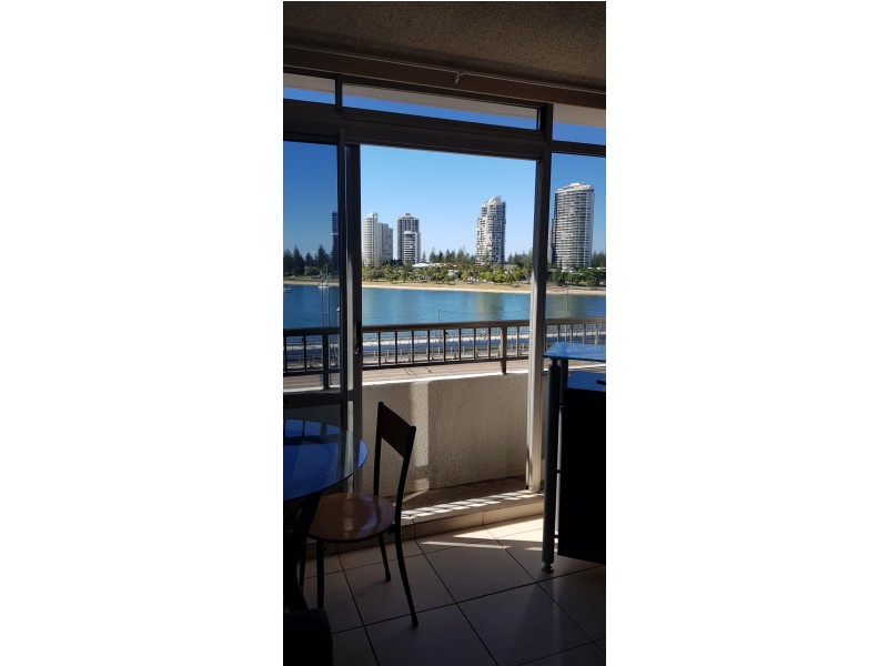 611/2 Barney Street, Southport QLD 4215