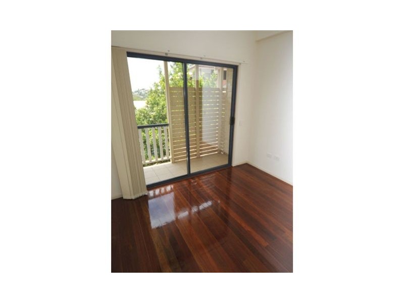 2/93 Scott Road, Herston QLD 4006