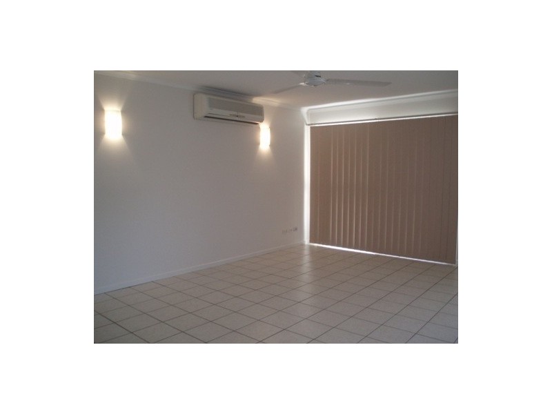 16 Plover Ave, Paradise Point QLD 4216