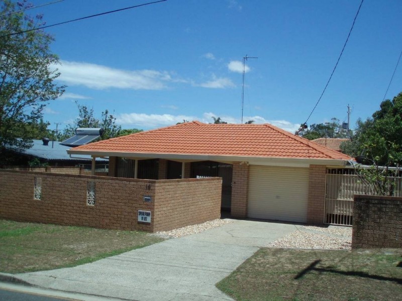 16 Plover Ave, Paradise Point QLD 4216