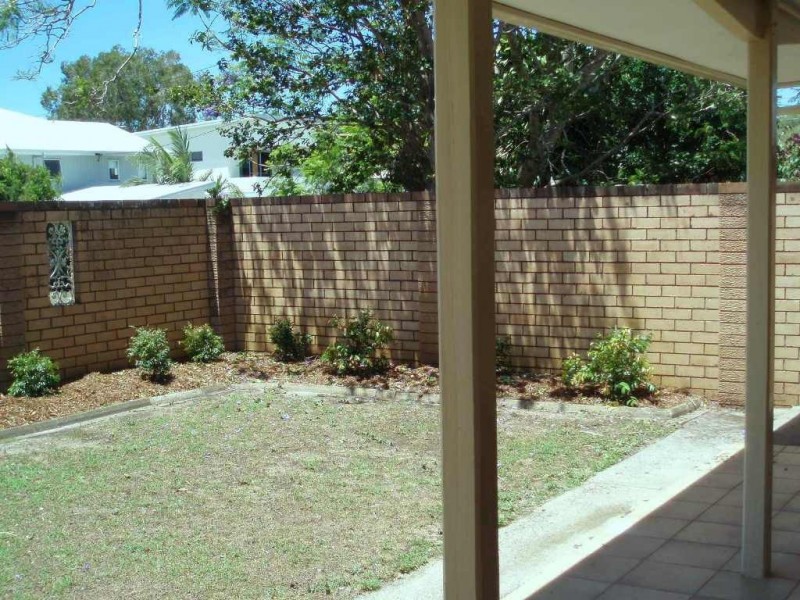 16 Plover Ave, Paradise Point QLD 4216