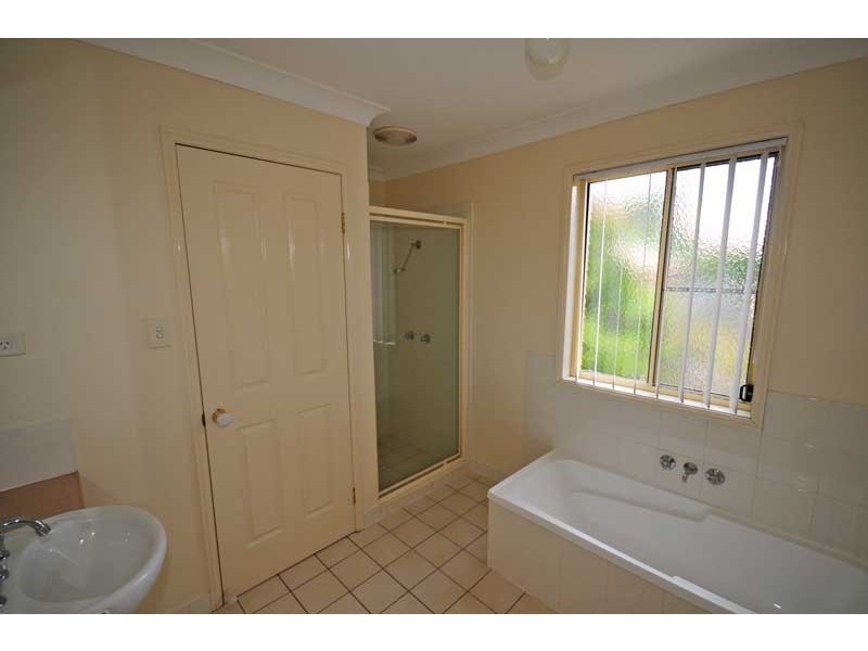 10 Chapman Place, Oxley QLD 4075