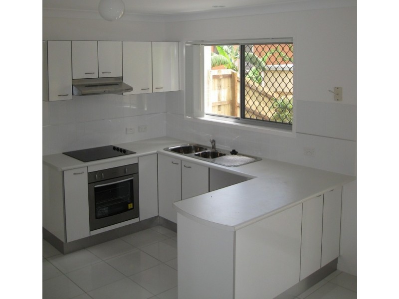 2/15 James Edward Street, Richlands QLD 4077