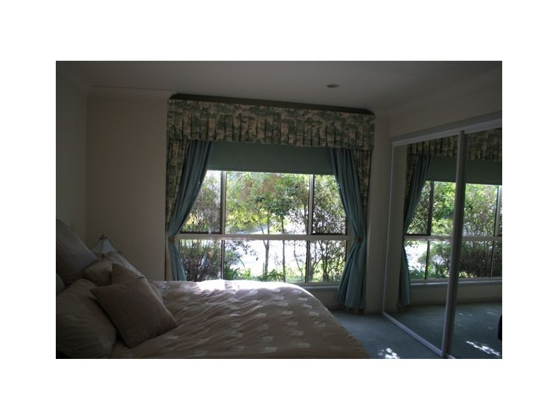 8 Swanton Drive, Mudgeeraba QLD 4213