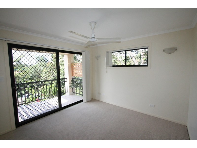 77 Depper Street, St Lucia QLD 4067