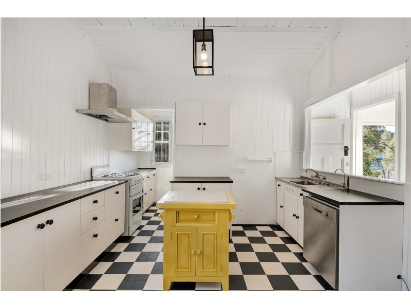 21 Bush Street, Windsor QLD 4030