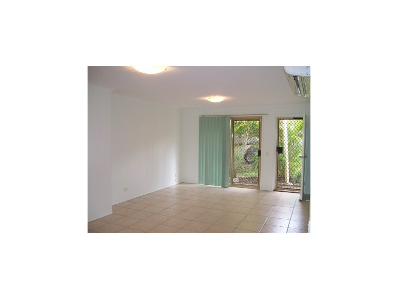 15/16 Hollywood Place, Oxenford QLD 4210