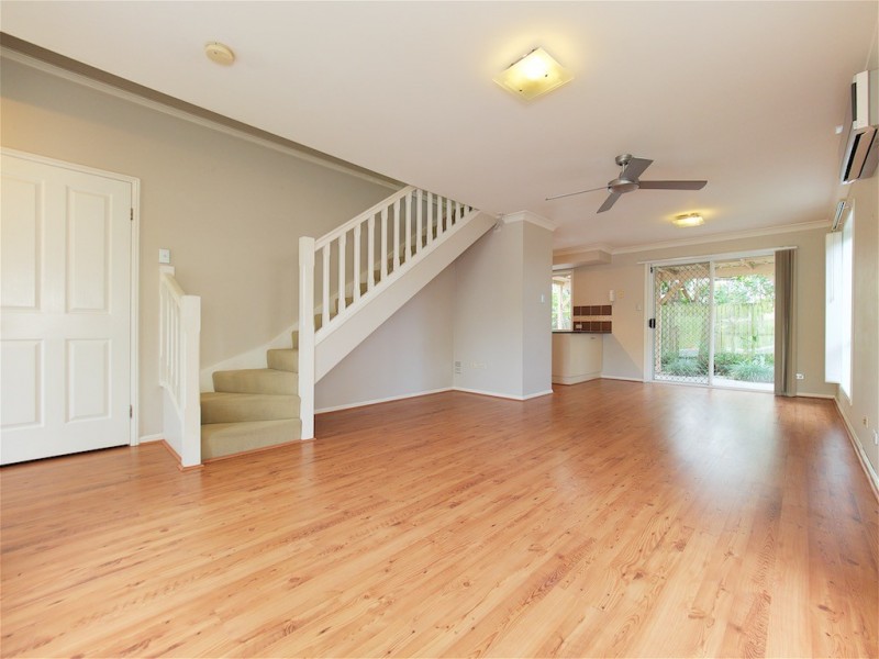 18/100 Bordeaux st, Eight Mile Plains QLD 4113