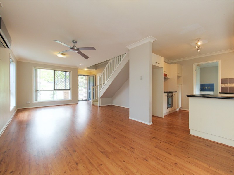 18/100 Bordeaux st, Eight Mile Plains QLD 4113