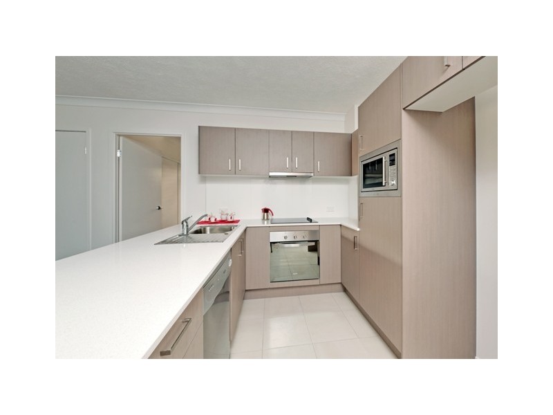 2/135 Cavendish, Coorparoo QLD 4151