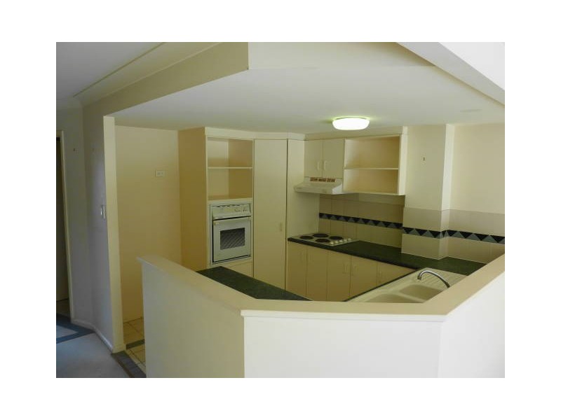 23/75 Brown Street, Labrador QLD 4215