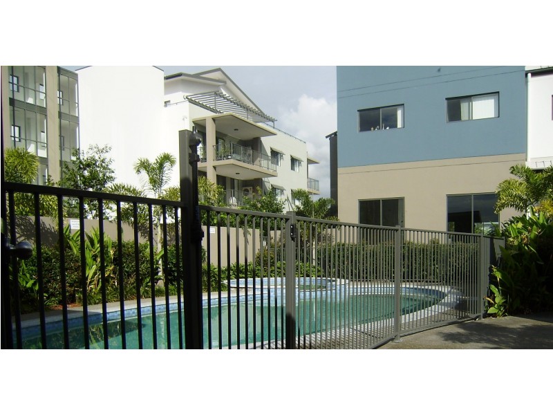 E08/2 Acacia Crt, Robina QLD 4226