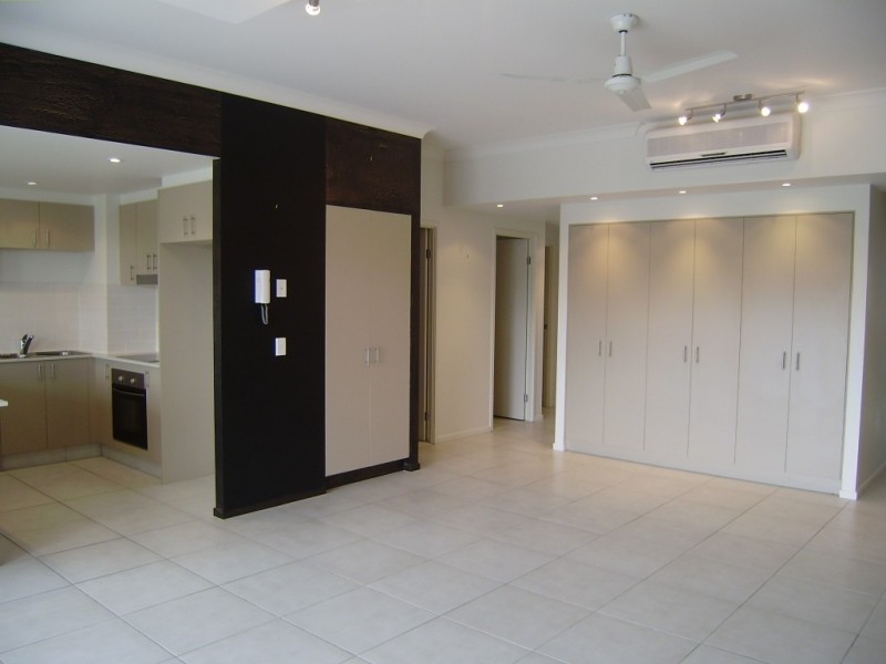 E08/2 Acacia Crt, Robina QLD 4226