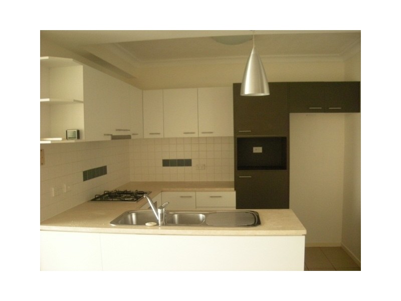 08/16 Grosvenor Road, Indooroopilly QLD 4068