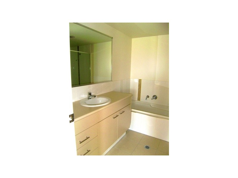 1 Acacia Court, Robina QLD 4226