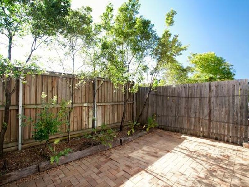 580 Seventeen Mile Rocks Rd, Sinnamon Park QLD 4073