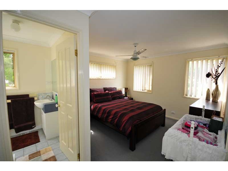 10 Chapman Place, Oxley QLD 4075