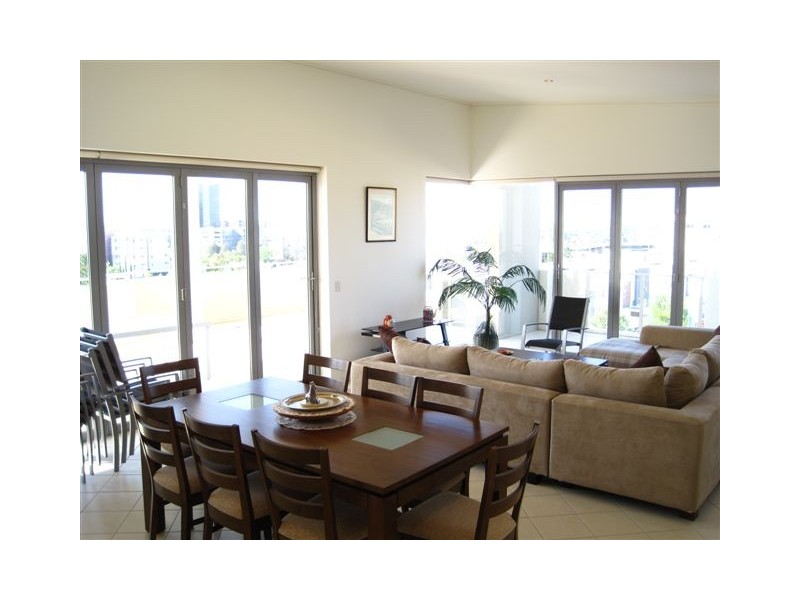 62 Riverwalk Ave, Robina QLD 4226