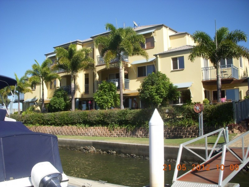 31/82 Limetree Parade, Runaway Bay QLD 4216