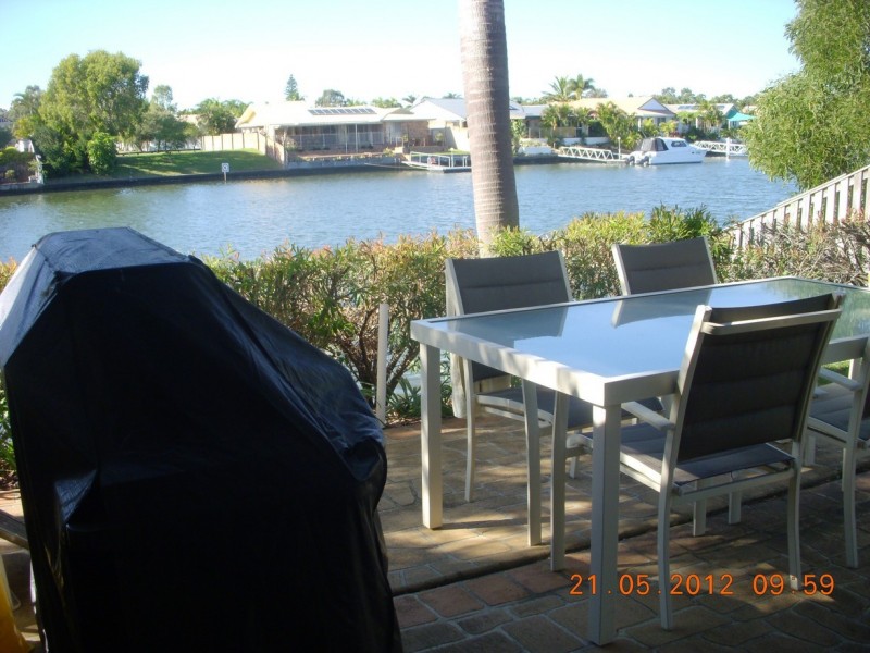 31/82 Limetree Parade, Runaway Bay QLD 4216