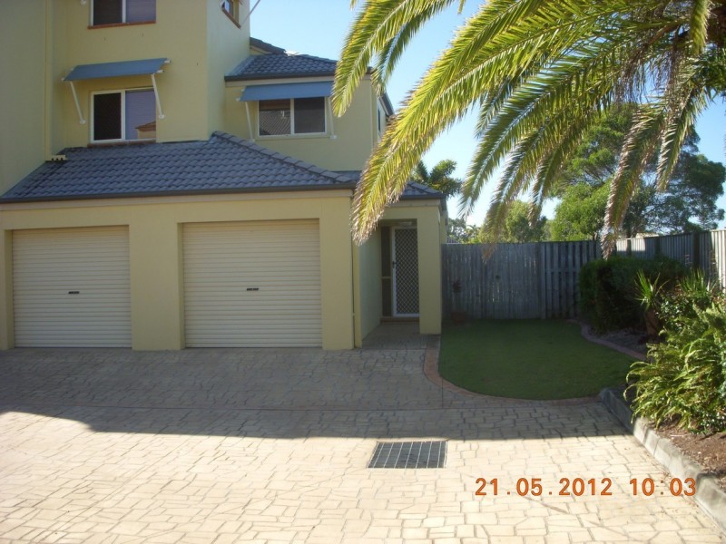 31/82 Limetree Parade, Runaway Bay QLD 4216