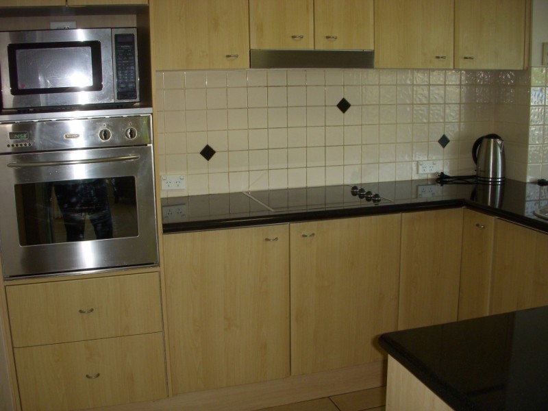 31/82 Limetree Parade, Runaway Bay QLD 4216