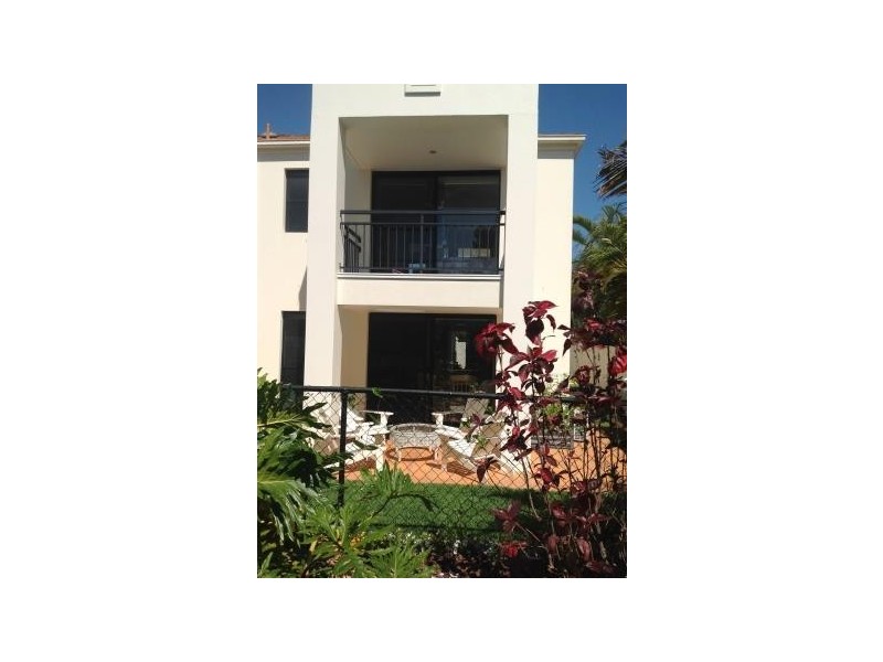 60 CASEYS ROAD, Hope Island QLD 4212