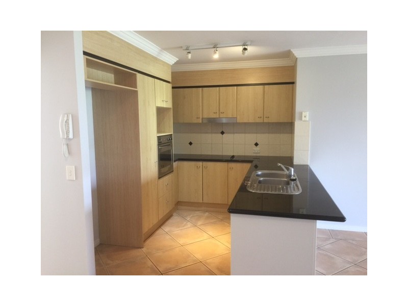 15/82 Limetree Parade, Runaway Bay QLD 4216