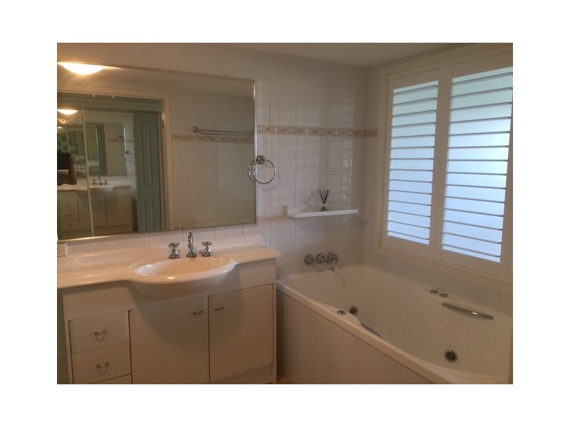 15/82 Limetree Parade, Runaway Bay QLD 4216