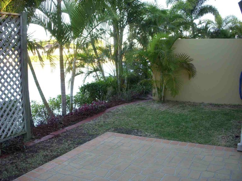 15/82 Limetree Parade, Runaway Bay QLD 4216