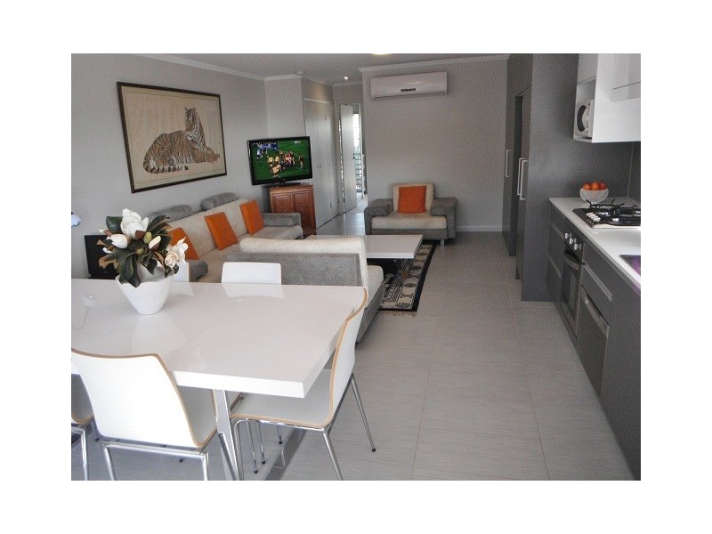 96/123 Barrack Road, Cannon Hill QLD 4170