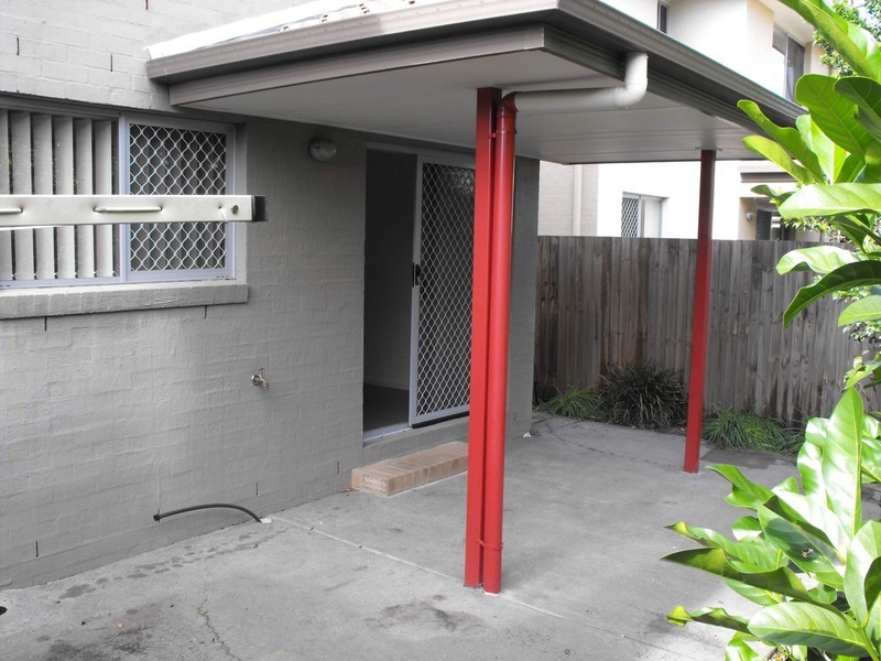 9/6 – 32 University Drive, Meadowbrook QLD 4131