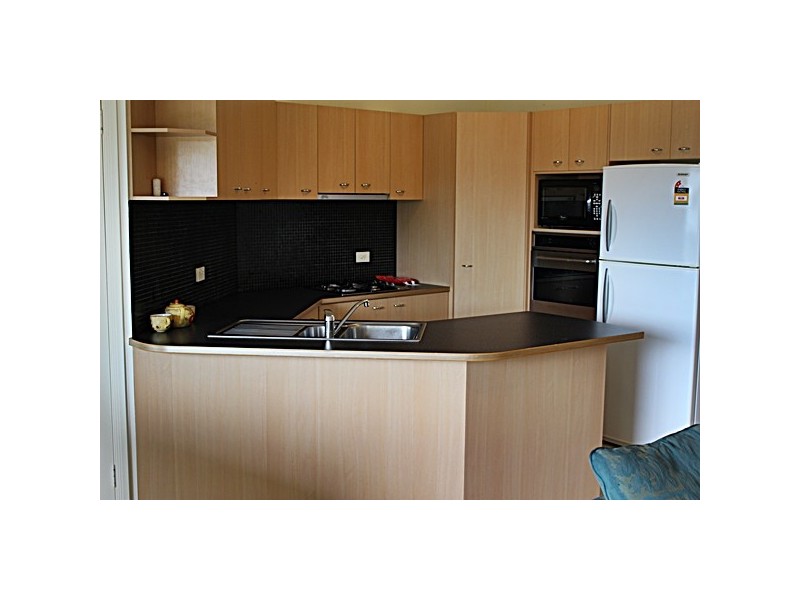 18 11 Grosvenor Road, Indooroopilly QLD 4068