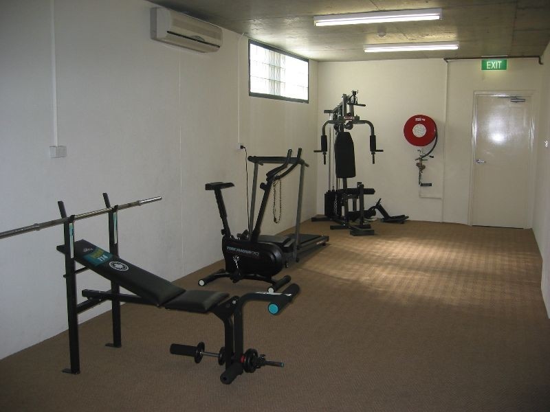 18 11 Grosvenor Road, Indooroopilly QLD 4068