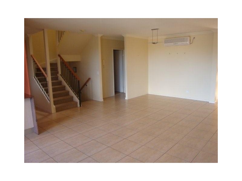 10/4 University Drive, Robina QLD 4226