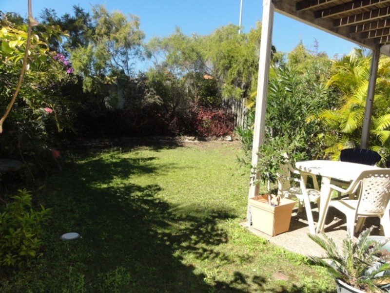 2/2 Studio Drive, Pacific Pines QLD 4211