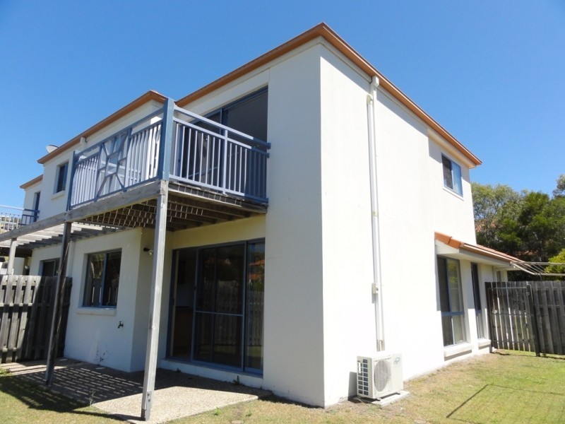 2/2 Studio Drive, Pacific Pines QLD 4211