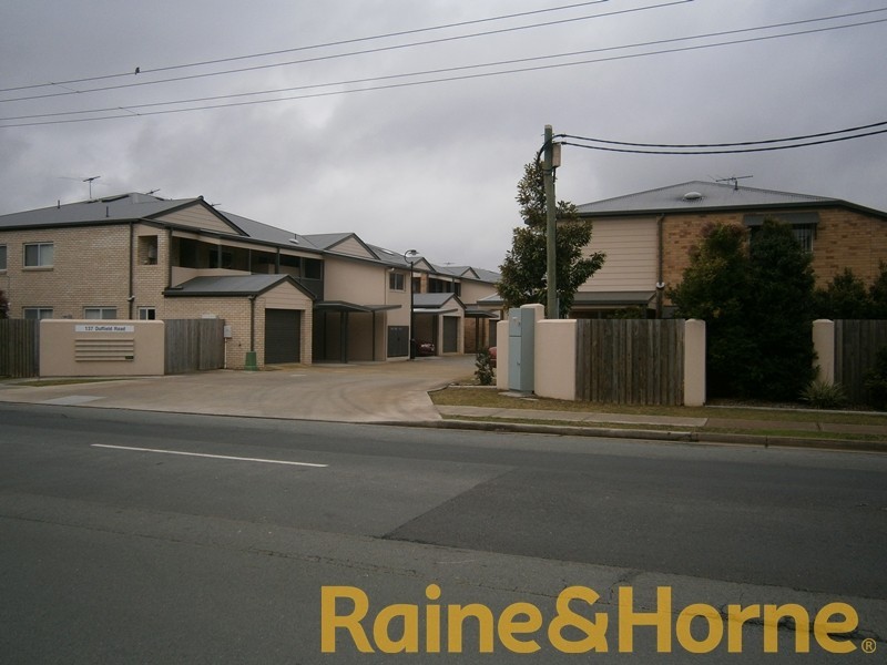 137 Duffield Rd, Kallangur QLD 4503