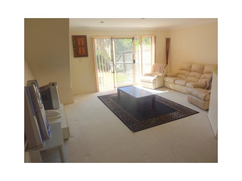 U20-75 Brown, Labrador QLD 4215