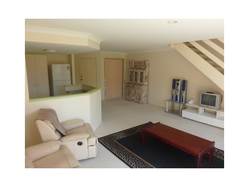 U20-75 Brown, Labrador QLD 4215