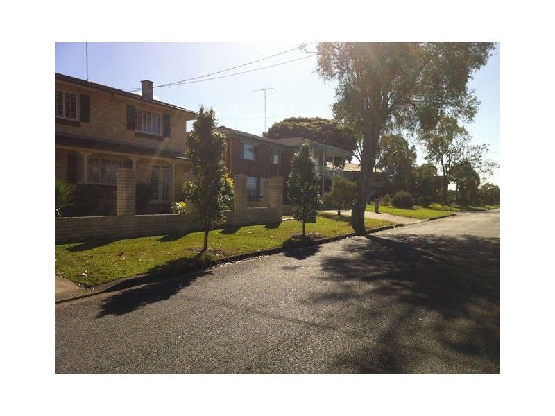 11 Tora Street, Macgregor QLD 4109