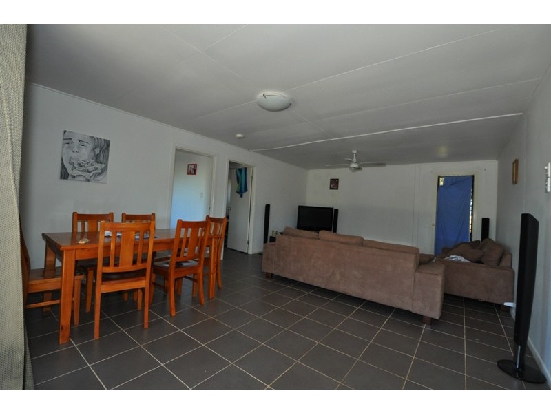 21 Lamberth Rd, Regents Park QLD 4118