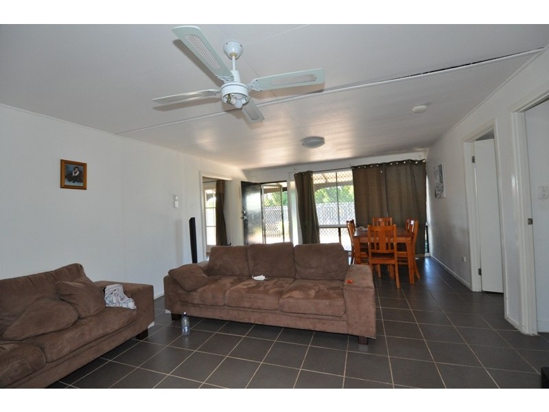 21 Lamberth Rd, Regents Park QLD 4118