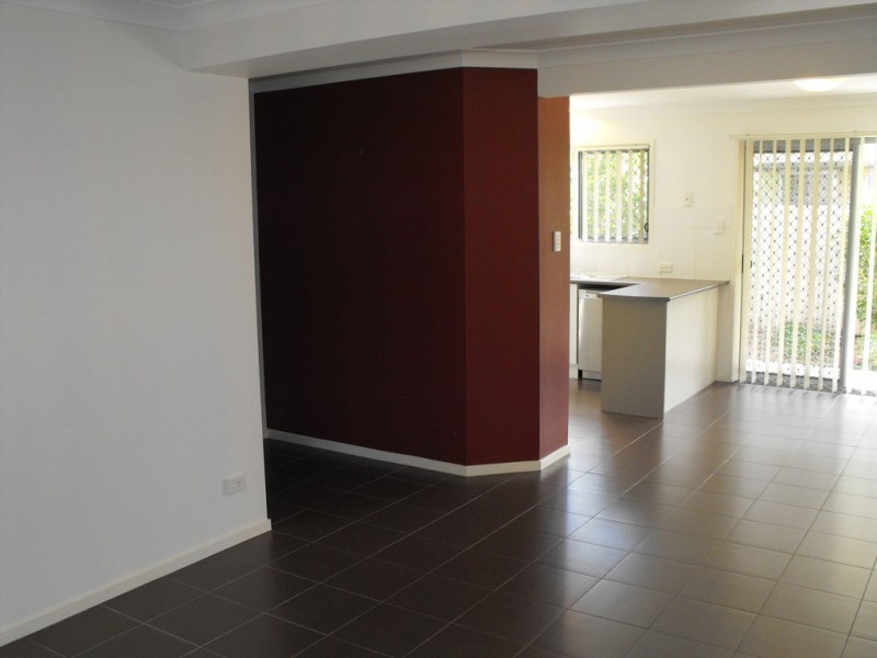 27/2 Meadowbrook Drive, Meadowbrook QLD 4131