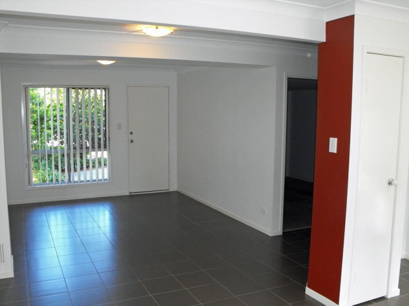 27/2 Meadowbrook Drive, Meadowbrook QLD 4131