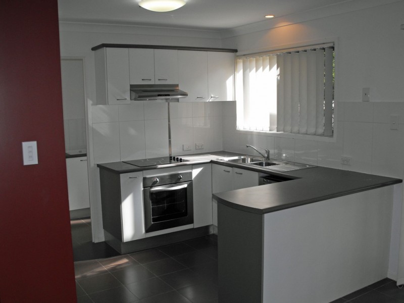 27/2 Meadowbrook Drive, Meadowbrook QLD 4131