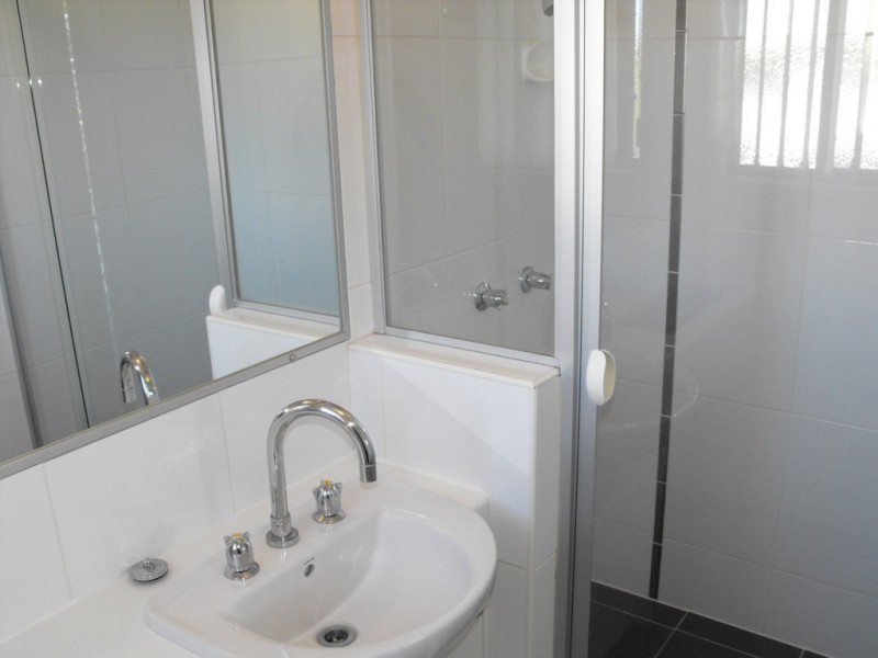 27/2 Meadowbrook Drive, Meadowbrook QLD 4131